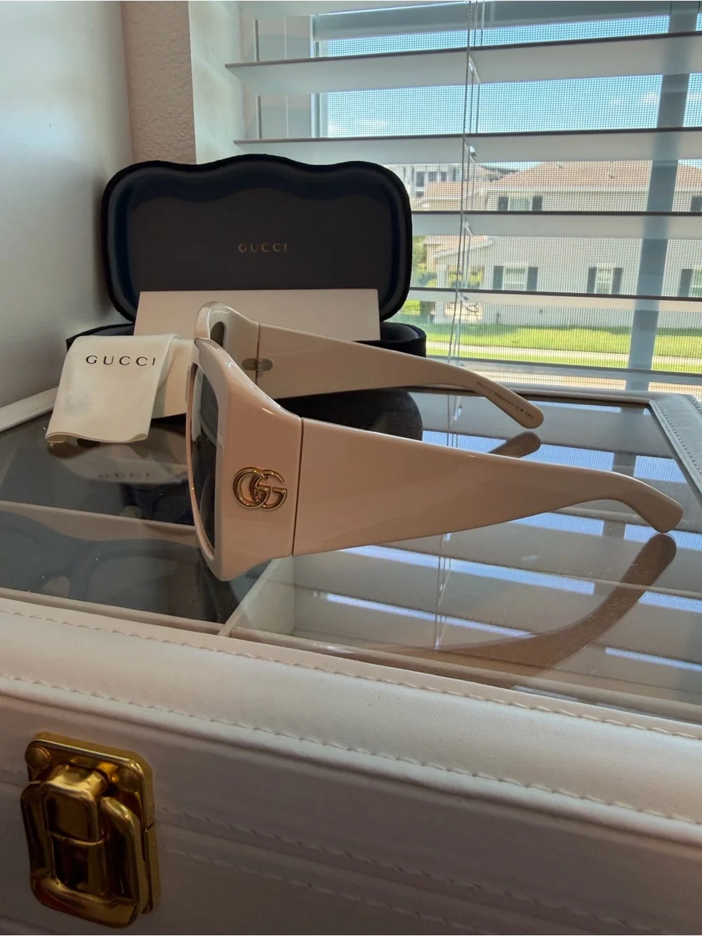 AUTHENTIC Gucci Women's Oversized Square Sunglasses in Ivory